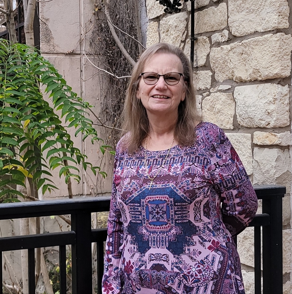 Meet your Posher, Cher